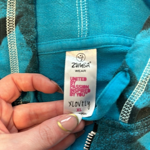 Zumba Wear Geometrical Pattern Semi Cropped Zip Exercise Workout Dance Hoodie - Picture 6 of 7